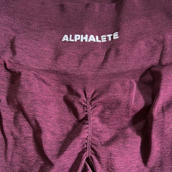 Alphalete amplify biker shorts 7” black cherry - Picture 4 of 4